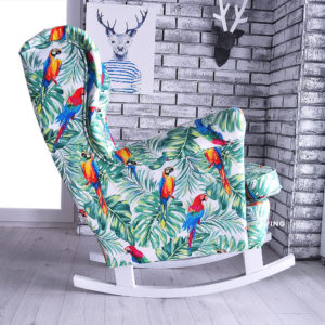fotel w tkaninie papugi