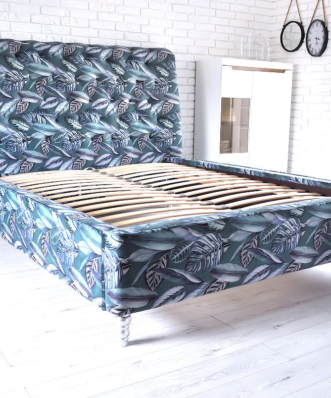 łóżko tapicerowane we wzory