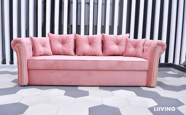 Kanapa Chester z funkcją spania – styl GLAMOUR kolor blush – piękny róż